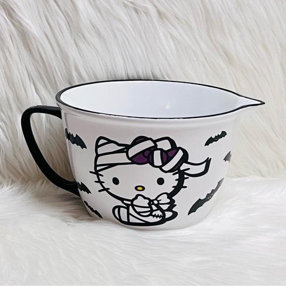 Hello Kitty Halloween Mixing Bowl - Picture 3 of 3